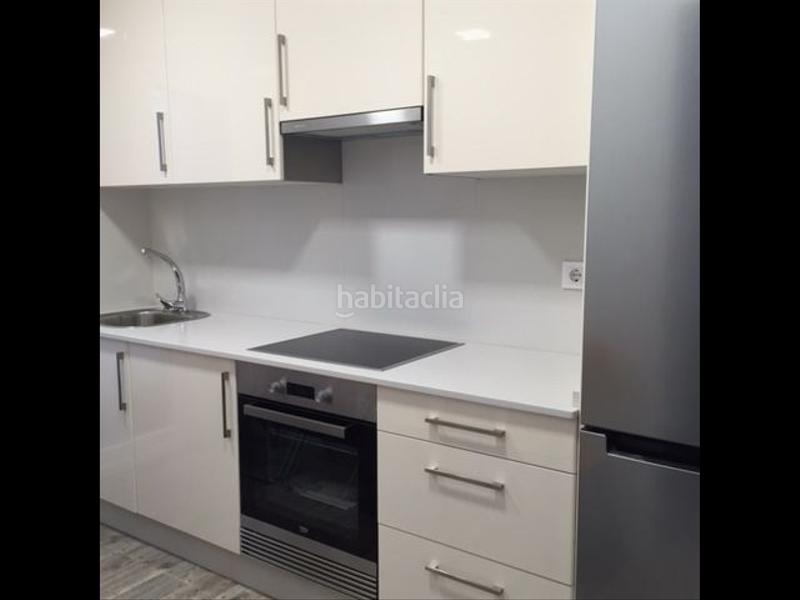 Foto 1004b3cd-fae9-4a6c-9d64-db0c0444ef59. Rent flat with heating in Esteiro Ferrol