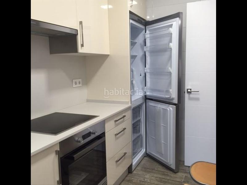 Foto aa9d07cb-a3fd-41dc-9af5-57cd934d4618. Rent flat with heating in Esteiro Ferrol