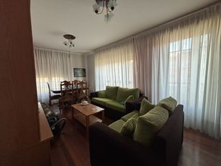 Location Appartement à O Feal - Xubia. Estupendo piso en la zona de o ponto.