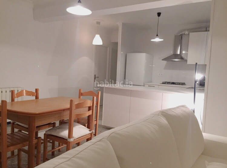 Foto 669e7f9f-c73a-40cc-a723-a19b3f19f81d. Rent flat in Centro Ferrol
