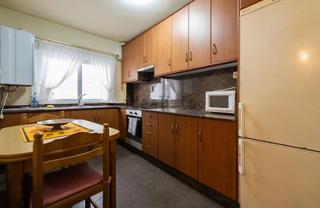 Rent Flat in Ferrol Vello - Puerto. Estupendo piso en la zona del centro-parque reina sofía