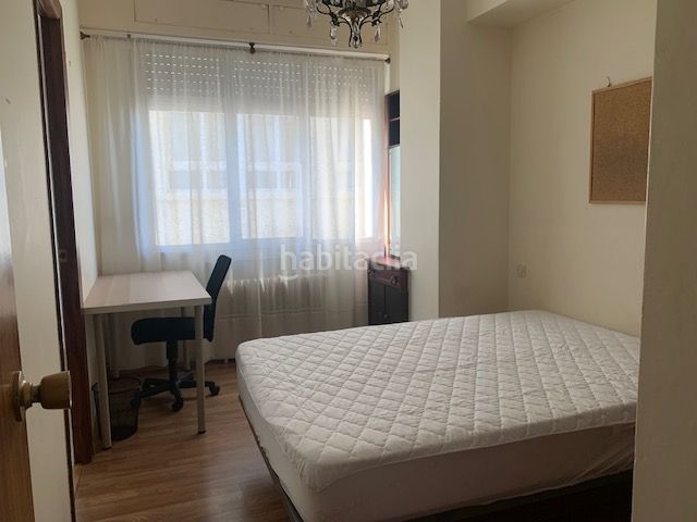 Foto a2988cb5-836f-4e0a-b29a-a38cd5a04a2b. Rent flat with heating in Centro Ferrol