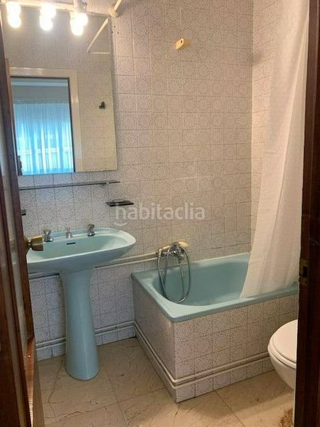 Foto fce81ca2-376c-4af2-9d7c-ffa2803fa96a. Rent flat with heating in Centro Ferrol