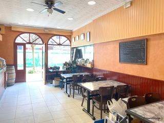 Local Comercial a Rúa luis seoane pintor 3. Se vende cafe-bar de 83 metros cuadrados, totalmente equipado, p