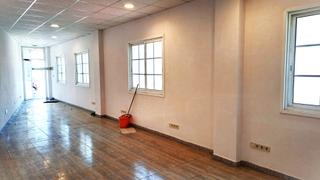 Location Local commercial à Travesía de meicende 86. Alquiler de local comercial de 45 metros – a un paso de a coruña