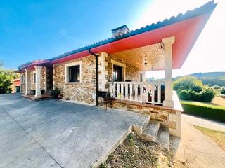 Chalet à Carral. ?? exclusiva vivienda en entorno privilegiado – a 5 minutos de c