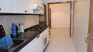 Location Appartement  Rúa canteira de eirís. Se alquila piso  3 habitaciones, en planta baja con patio. sin a