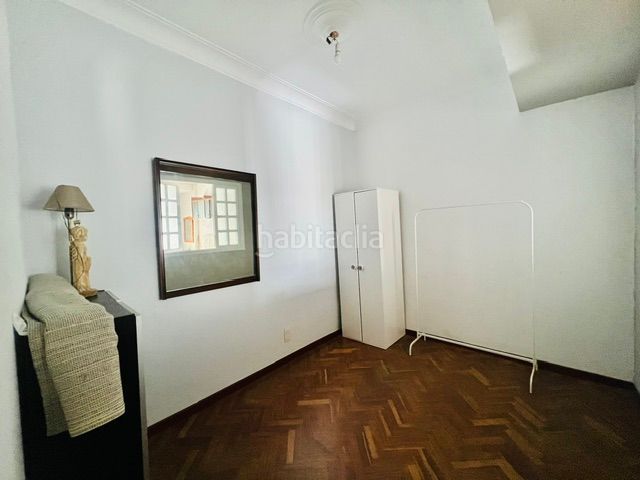 Foto ad55dbcd-888e-4e0a-99f0-380f473ecb98. Rent flat in Os Mallos Coruña (A)