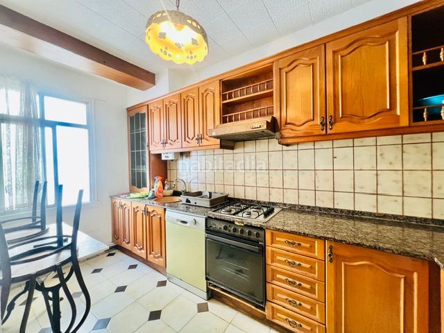 Foto cff566c0-ecdc-45c9-80fb-7c564b76dd92. Rent flat in Os Mallos Coruña (A)