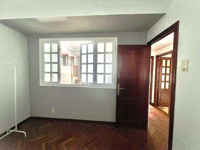 Foto da7c52d1-a801-4b16-8187-40ee5a4e1f94. Rent flat in Os Mallos Coruña (A)