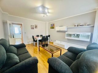 Pis a Caranza. Se vende piso de tres habitaciones con ascensor!!!