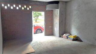 Local Comercial a Praza de rafael dieste 4. Local de 29 metros, en obra. con salida de humos. ideal para ofi