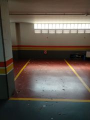 Rent Car parking  Vilaboa. Varias plazas de diferentes tamaños en a corveira