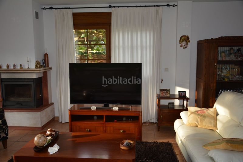 Foto 2044cda3-de41-4d83-8529-56e6f25d37ec. Casa amb calefacció a Cambre