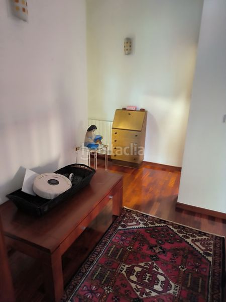 Foto 6aa314a5-a8e6-42b3-9149-02d8e3a383cb. Casa amb calefacció a Cambre