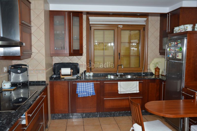 Foto 9579f9f2-a138-4eb8-8186-48361d6f7a42. Casa amb calefacció a Cambre