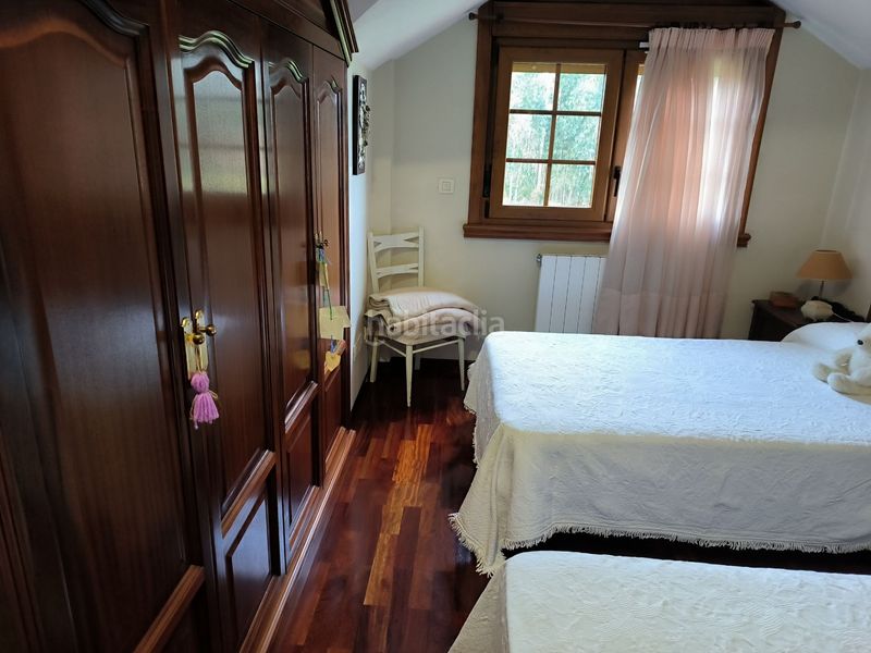 Foto e09b1064-3d56-4c63-801b-93df406651ea. Casa amb calefacció a Cambre