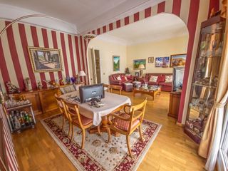 Etagenwohnung  Gran via de les corts catalanes. Piso en venta en finca modernista!!