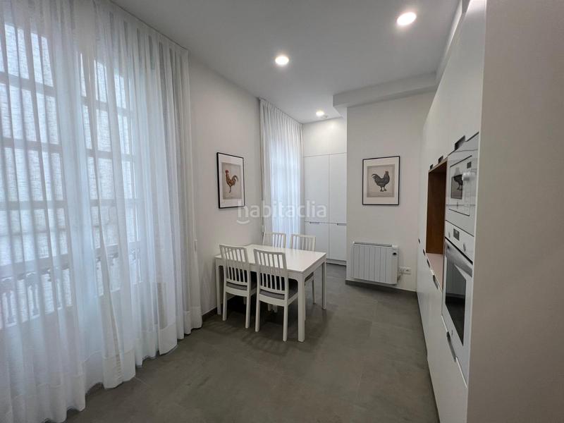 Foto 5ad36d95-830b-47f0-8120-b549e0b47805. Rent flat with heating in Casco Histórico Santiago de Compostela