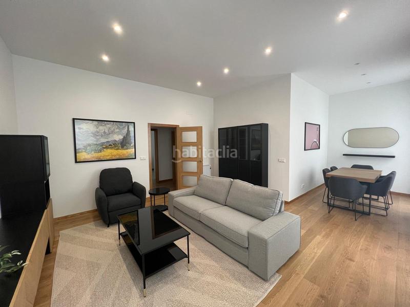 Foto a874a29c-3c7f-4952-85d8-3ec6aaae734c. Rent flat with heating in Casco Histórico Santiago de Compostela