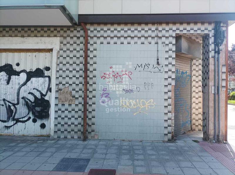 Foto ac78cb7e-491c-47f1-a0b1-5308303c9896. Geschäftsraum in Plantío - Alcampo Burgos