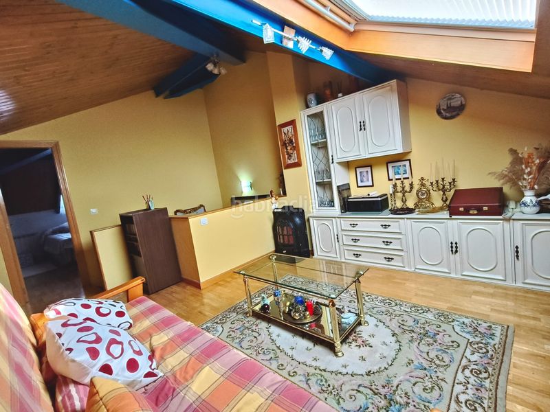 Foto 1c248436-4f28-4797-93d5-d368778aa935. Casa aparellada amb calefacció aparcament a Cogollos