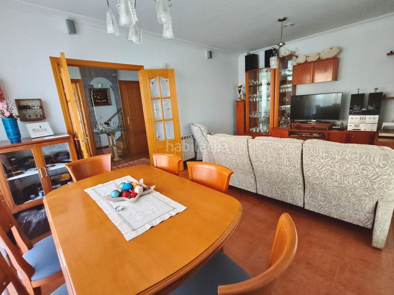 Foto 2eef8004-3da0-422a-b322-50e528f03e6d. Casa aparellada amb calefacció aparcament a Cogollos