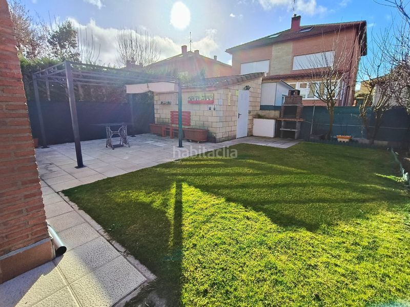 Foto 6ee8ee92-373f-4117-9f87-f6b3d97eadd1. Casa aparellada amb calefacció aparcament a Cogollos