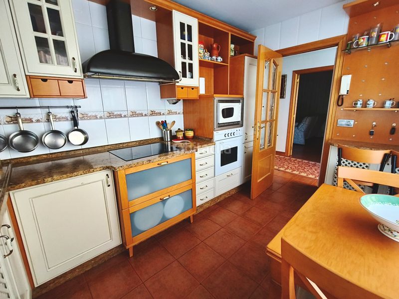 Foto 9264a21a-1283-4178-82e9-53716e9b740d. Casa aparellada amb calefacció aparcament a Cogollos