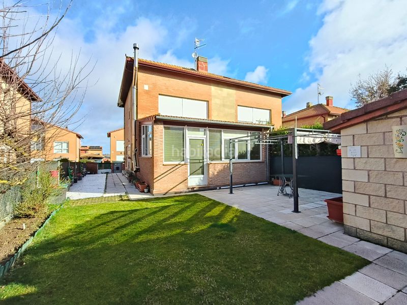 Foto afae2405-7476-4dc6-9913-acdf32ed64c2. Casa aparellada amb calefacció aparcament a Cogollos