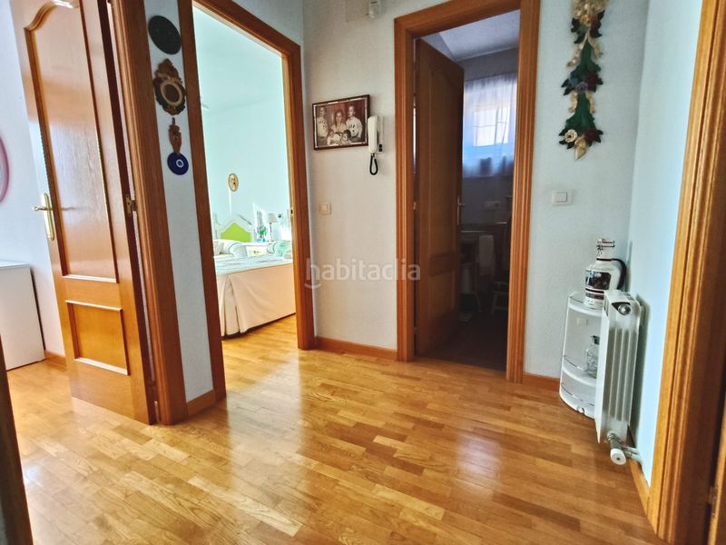 Foto b726837f-14a5-4e1c-9f92-15641f5eddf8. Casa aparellada amb calefacció aparcament a Cogollos