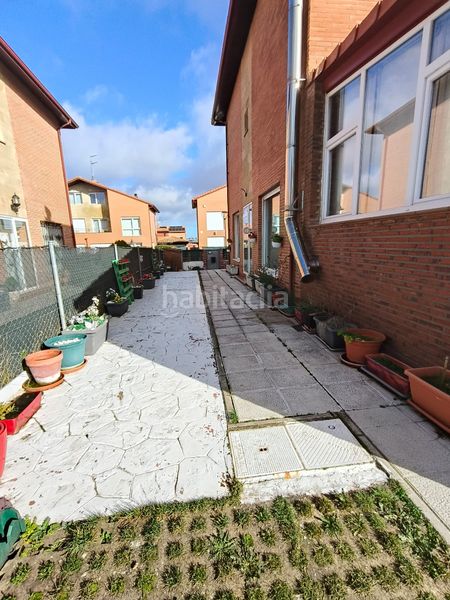 Foto cb7da0ad-61af-477d-ae27-beee98d75969. Casa aparellada amb calefacció aparcament a Cogollos