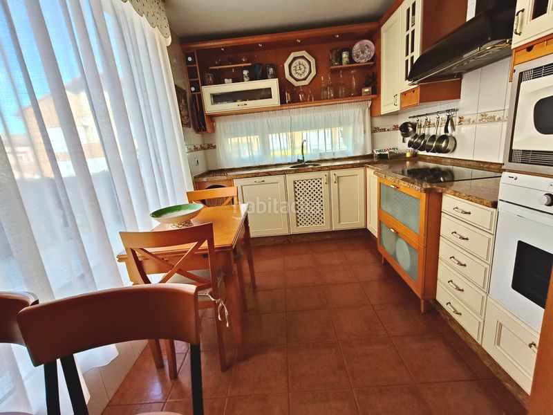 Foto e12ec282-3d9c-4f48-a45e-fb6a370bedf7. Casa aparellada amb calefacció aparcament a Cogollos