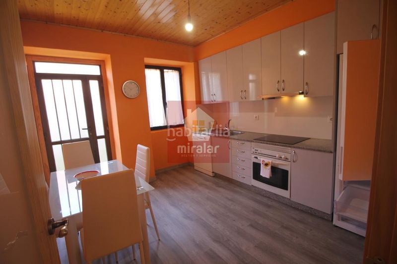 Foto c1831292-519d-4c54-b88e-be1e5d138f7e. Lloguer casa amb aparcament a Neves (As)