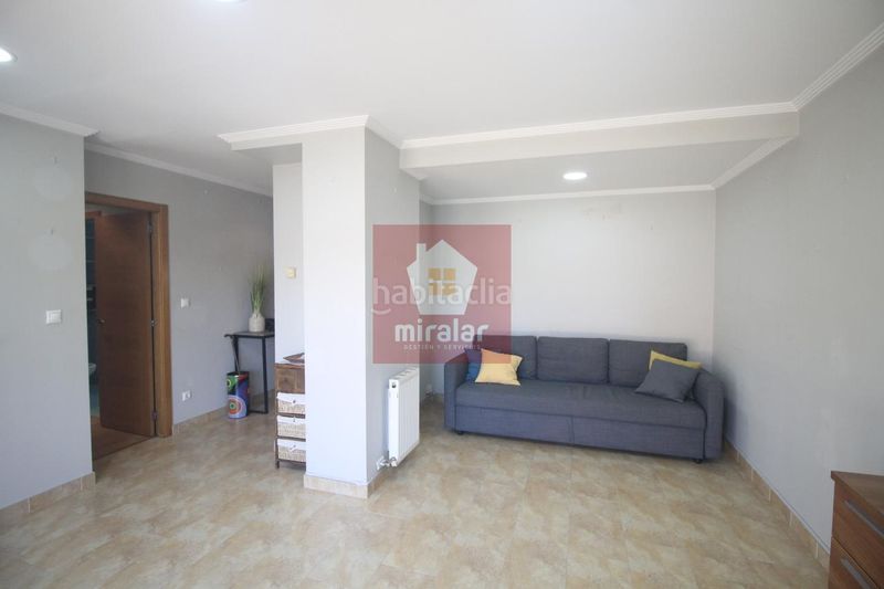 Foto bc0bd01f-73a0-457d-b0e2-e475d033b8d7. Àtic amb calefacció aparcament a Ponteareas