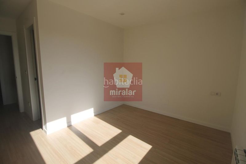 Foto cc805b24-401f-4875-bd4b-706bd9f4d1fb. Piso en Salvaterra de Miño