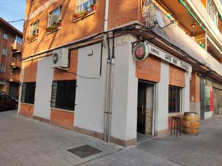Local commercial en Calle del doctor fleming 8. Bar en la vegas