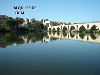 Lloguer Local Comercial a Las Viñas. Local com. en alquiler en centro.