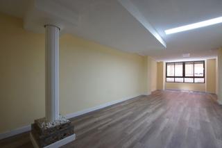 Office space in Tres cruces 20. Oficina en venta en tres cruces, 1 dormitorio.