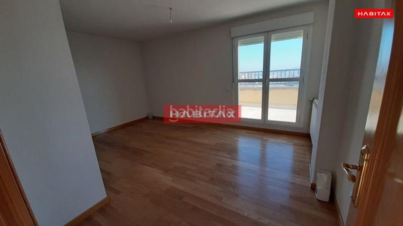 Foto 055a6489-c757-4d1e-8af9-507230f2dbde. Duplex con riscaldamento in Los Bloques Zamora
