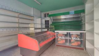 Local commercial  Cervantes. Local com. en venta en tres cruces.