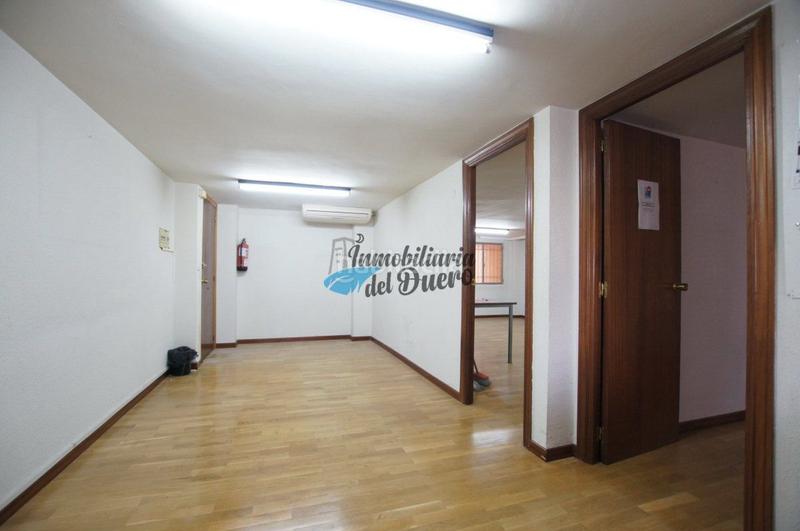 Foto 062c8d6a-d090-4dd7-9edd-b11c7aa60fd5. Alquiler oficina en santo 7 oficina en alquiler en conjunto viriato, 3 dormitorios. en Zamora