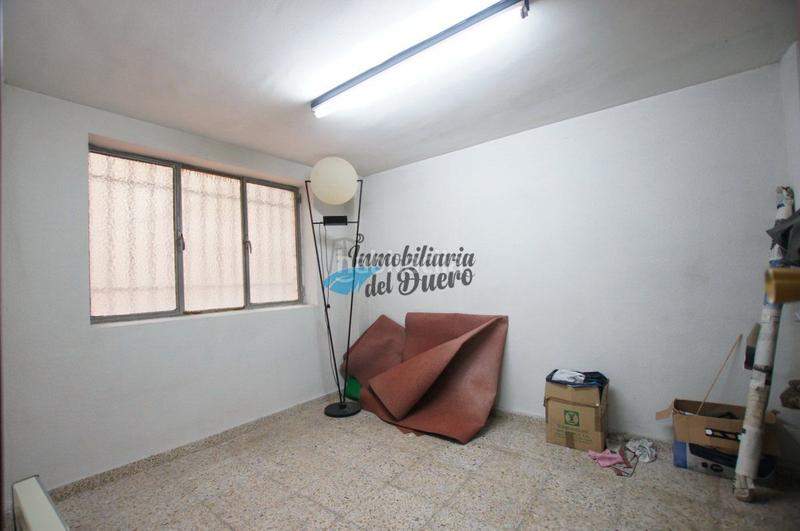 Foto 5d4e0132-b403-44b0-9a39-5a12661ade3d. Alquiler oficina en santo 7 oficina en alquiler en conjunto viriato, 3 dormitorios. en Zamora