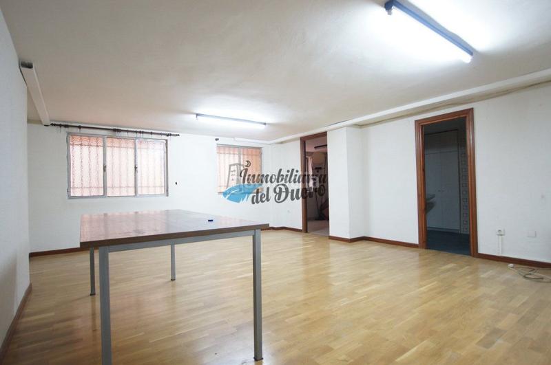 Foto dcaa6bc9-d3e4-4bc7-ba07-c72da878125d. Alquiler oficina en santo 7 oficina en alquiler en conjunto viriato, 3 dormitorios. en Zamora