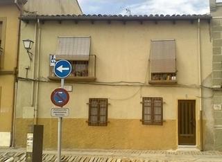 Maison jumelée à La leña 3. Casa adosada en venta en casco antigo, 8 dormitorios.