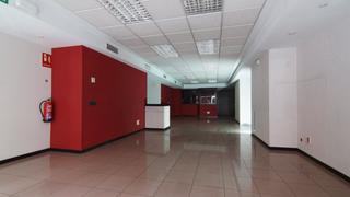 Lloguer Local Comercial  Tres cruces. Local en alquiler en tres cruces, 3 dormitorios.