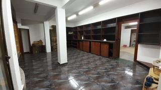 Local commercial à Azeta - Abatxolo. Repélega. céntrico. local acondicionado con amplio escaparate. z
