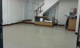 Local commercial à Azeta - Abatxolo. Local en el centro de repélega, zona de atención al público. con
