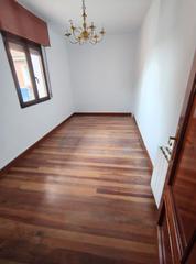 Etagenwohnung in Azeta - Abatxolo. Centro. alto con vistas a la ría, con balcón amplio. distribuido
