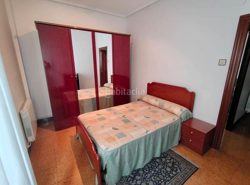 Foto 684b8416-09b8-420f-9166-a59549b7bef8. Piso zona abaro. con ascensor y balcón. hall, salón, 3 habitaciones, cocina equipada, baño con ducha y ventana, balcón soleado. tiene c en Portugalete